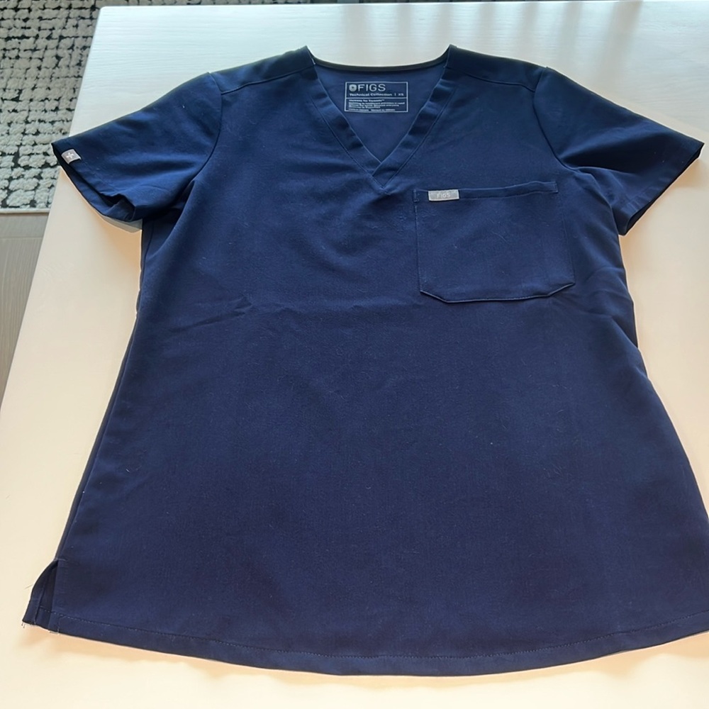 Figs Catalina Scrub Top in Navy